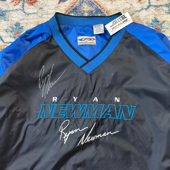 NASCAR NWT Ryan Newman Autographed Pullover Light Jacket Large - Picture 4 of 6